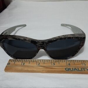 JONATHAN PAUL Polarized UV 400 Stylish Black Silver Metallic Design Sunglasses